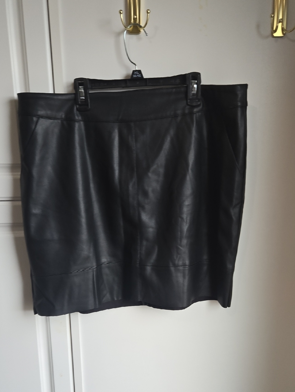 Classic Black Faux Leather Pencil Skirt